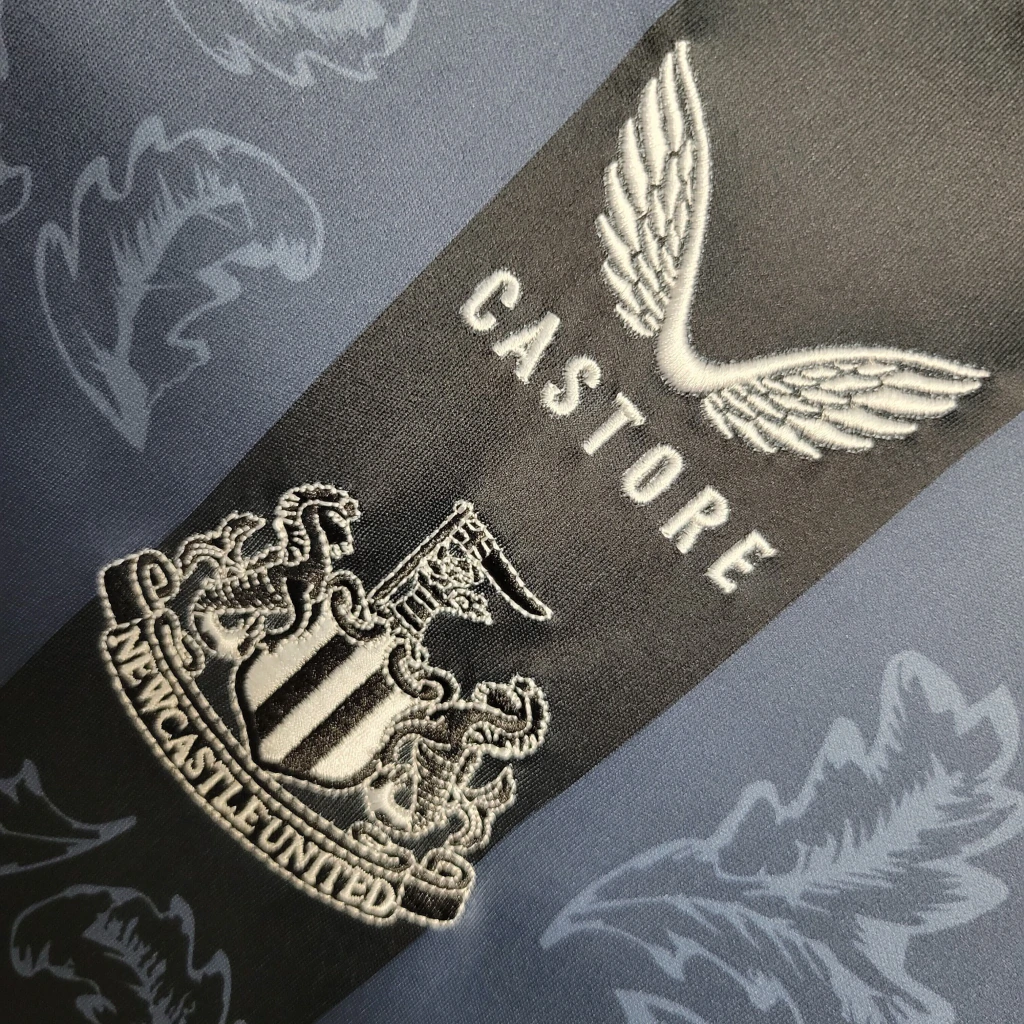 22/23 Newcastle United 130th Anniversary Jersey — foto 4
